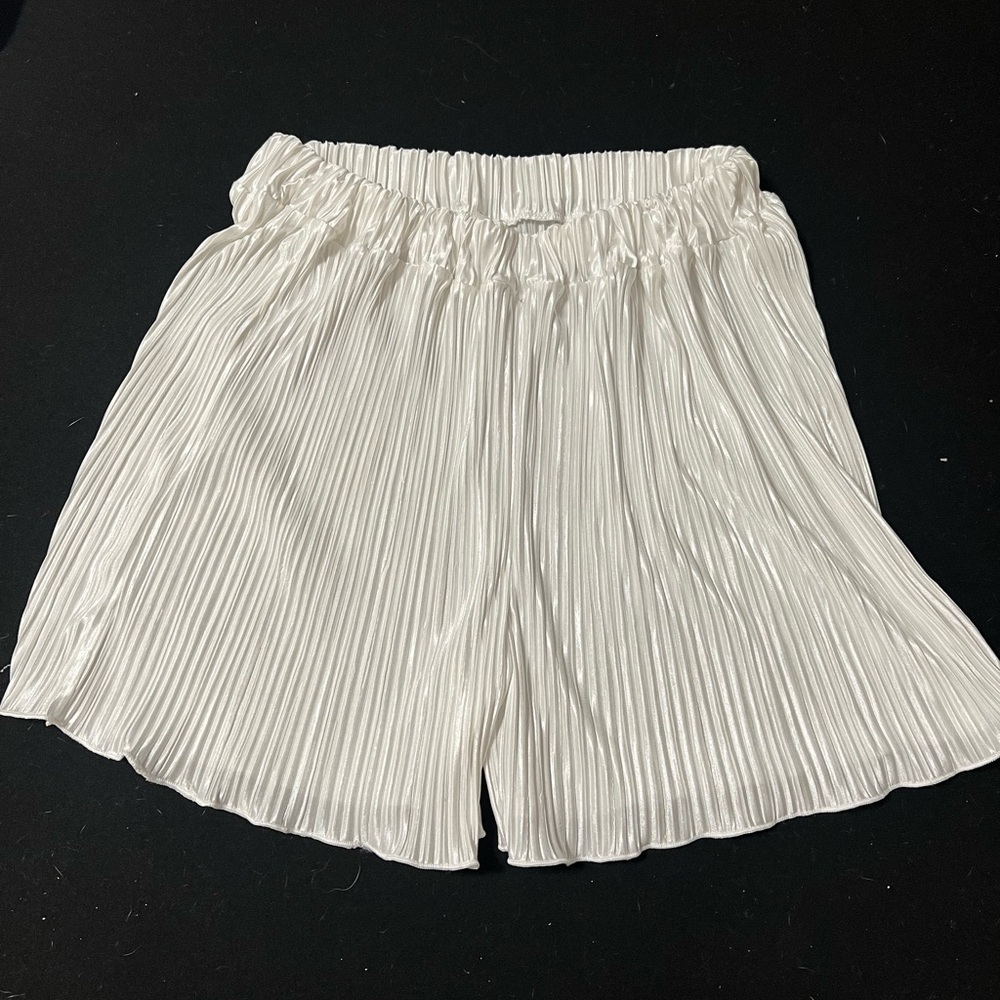 New Shiny beach shorts stretchy flowy white